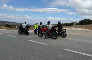 Motosiklet sürücülerine ’Reflektif Yelek Giy’, ’Görünür Ol’ uyarısı
