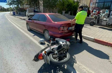 Motosiklet sürücüsünün ölümden döndüğü kaza anı kameraya yansıdı 
