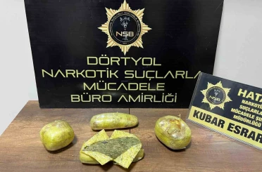 Motosiklete saklanan kubar esrarı polis buldu 
