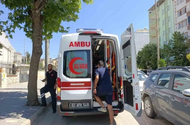 Motosikletin devrildiği kazada sürücü yaralandı 
