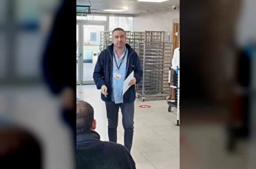 Mudanya Yazaki işçilerinden MESS’in düşük zam teklifine çatal-kaşıklı protesto 