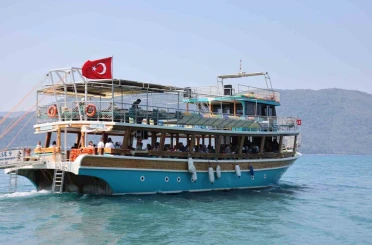 Muğla Büyükşehir Belediyesi şehit aileleri ve gazileri tekne gezisi düzenledi 
