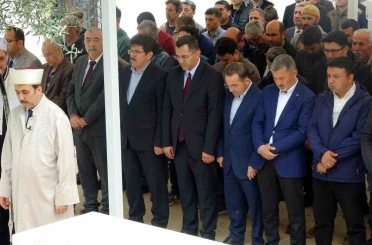 Muğla’da hayatını kaybeden öğrenciler ve öğretmen için gıyabi cenaze namazı kılındı