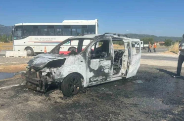 Muğla’da seyir halindeki araç alev alev yandı 