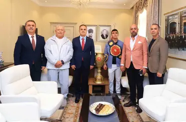 Muğlalı genç pehlivan Buğra Vali Akbıyık’ı ziyaret etti
