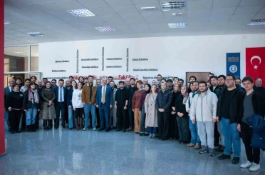 Mühendislik Mimarlık Fakültesinde rektör-öğrenci buluşması 