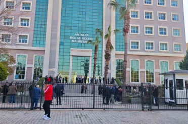Muhittin Böcek’in de yargılandığı davada "tehdit" ve "menfaat" iddiaları 