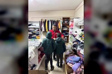 Muradiye’de Kızılay’dan kışlık giyim desteği 