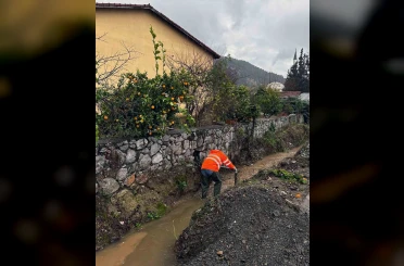 MUSKİ ekipleri 24 saat yağmur mesaisinde 