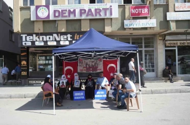 Muş’ta ailelerin evlat nöbeti sürüyor 