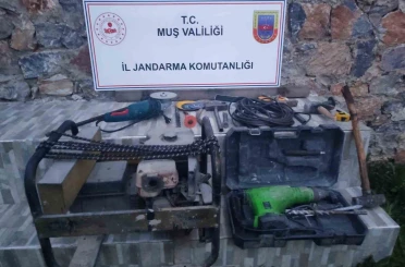 Muş’ta kaçak kazı operasyonu: 3 şüpheli gözaltına alındı 