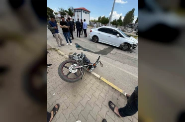 Muş’ta otomobil ile motosiklet çarpıştı: 2 yaralı 