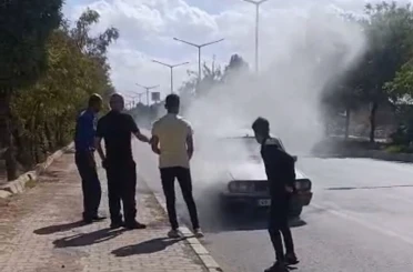 Muş’ta seyir halindeki otomobil yandı 