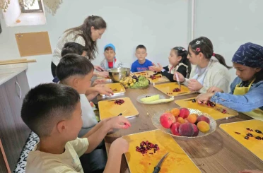 Mutfak atölyesinde çocuklar hem eğlendi hem öğrendi 