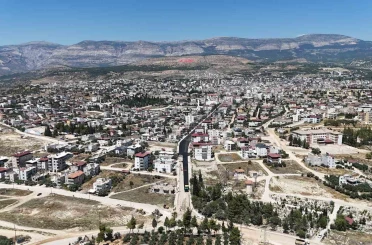 Mut’ta yağışın bozduğu yollar yenilendi 