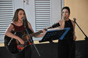 Müziğin ritmi Manisa sokaklarında 