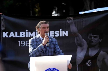 Naim Süleymanoğlu kabri başında anıldı 