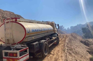Nazilli Belediyesi ekipleri Bozyurt’taki yangın söndürme çalışmalarına destek veriyor 