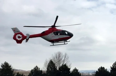 Nefes darlığı yaşayan hasta ambulans helikopterle Erzincan’a sevk edildi 