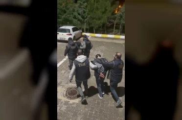 Nevruz’da teröristlerin fotoğraflarını taşıyan 6 kişi gözaltına alındı 