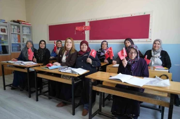 Niğde’de eğitimden uzak kalan kadınlar sıralara geri döndü 