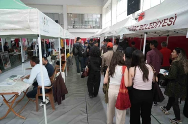 Niğde’de kariyer ve istihdam buluşmasına yoğun ilgi 