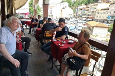 Niksar’da yaşayan 1 metrelik adam ilçenin neşe kaynağı oldu 