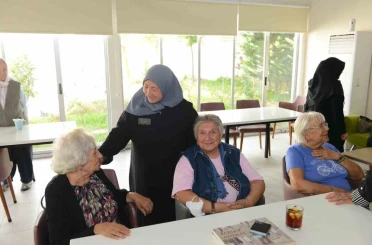 Nilüferli kadınlardan huzurevinde sıcak buluşma 