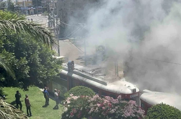 Nostalji tramvayında yangın: Esnafın dikkati tramvayı kül olmaktan kurtardı 