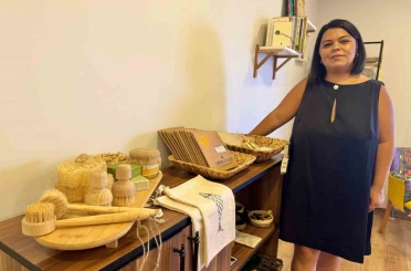 Oğlunun alerjisi, balmumundan gıda saklama bezleri üretmeye sevk etti 