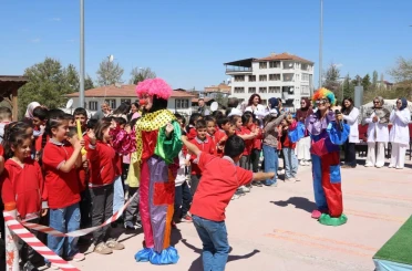 Öğrenciler bilim şenliğinde heyecan dolu bir gün yaşadı 
