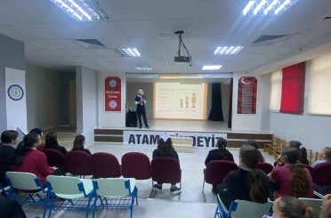 Öğrencilere sağlık eğitimi 
