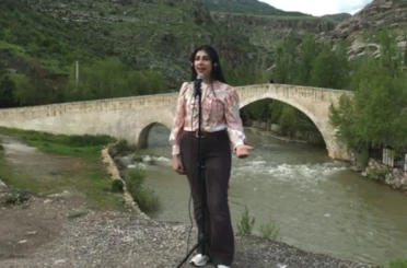 Öğretmen ve öğrenciler Çermik için çalıp söyledi 