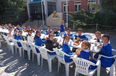 Öğretmenlerden öğrencileri mutlu eden etkinlik 