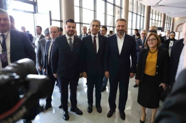 Okandan, Gaziantep’te düzenlenen Yerel Yönetimler Başkanlığı Bölge Toplantısı’na katıldı 