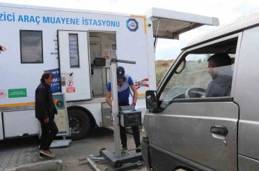 Oltu’da gezici araç muayene aracı araç sahiplerine büyük kolaylık sağlıyor 