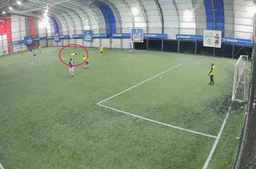 Ölüm halı sahada futbol oynarken yakaladı 