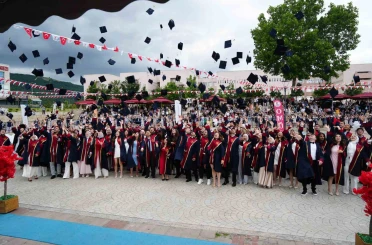 OMÜ Diş Hekimliği Fakültesi 129 mezun verdi 