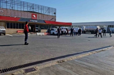 Omuz atma tartışmasında iki aile birbirine girdi 