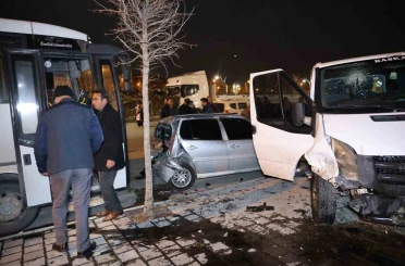 Önce kaza, sonra kavga ettiler: 2 yaralı 