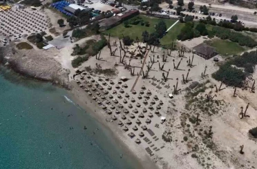 Önü plaj, arkası tarla: Organik plajda elektrik güneşten, ikramlar bahçeden 