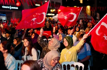 Ordu meydana sığmadı 