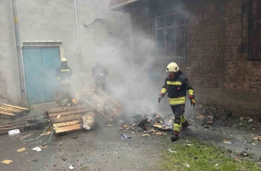 Ordu’da atık malzeme ve paletlerin bulunduğu alanda yangın 