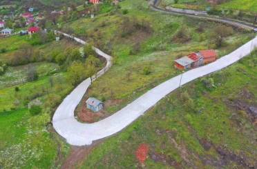 Ordu’da beton yol çalışmaları devam ediyor 