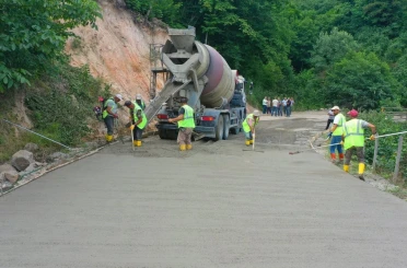 Ordu’da beton yol çalışmaları sürüyor 