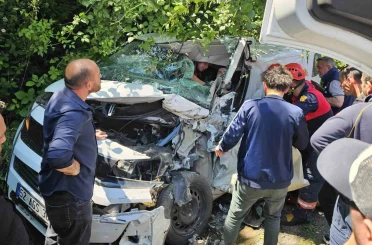 Ordu’da çöp kamyonu ile ticari araç kafa kafaya çarpıştı: 1 yaralı 