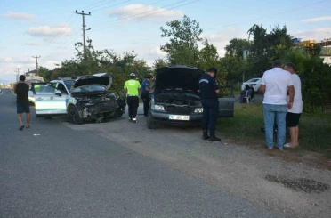 Ordu’da kontrolden çıkan otomobil, polis otosuna çarptı: 2 yaralı 