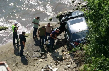 Ordu’da otomobil 30 metreden deniz kıyısına uçtu: "Uçak düşüyor zannettim" 