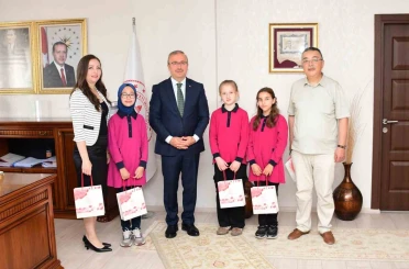 Ortaokul öğrencilerinden Gazze’deki yaşıtları için anlamlı kitap 