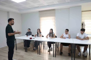 Osmangazi’den gençlerin geleceğine ücretsiz eğitim desteği 
